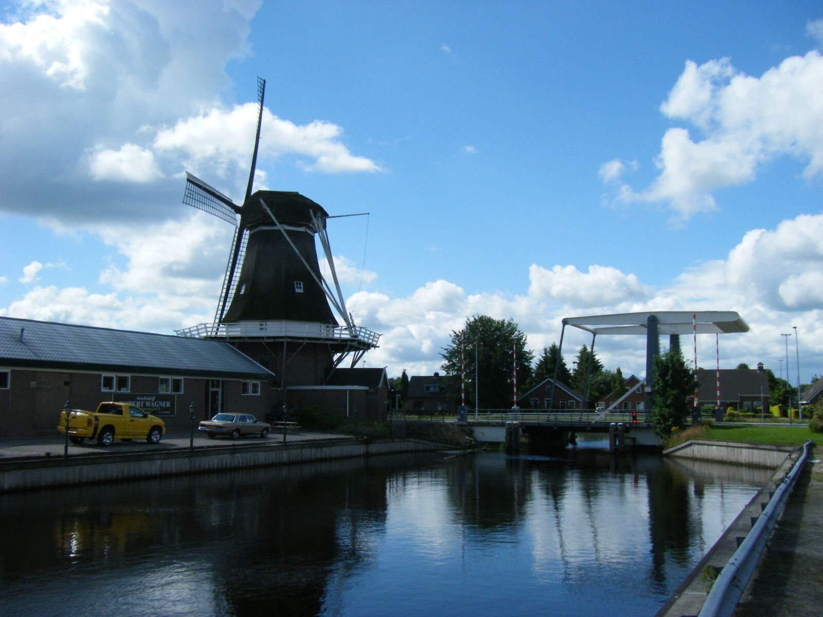 Haven en molen Nieuw Amsterdam